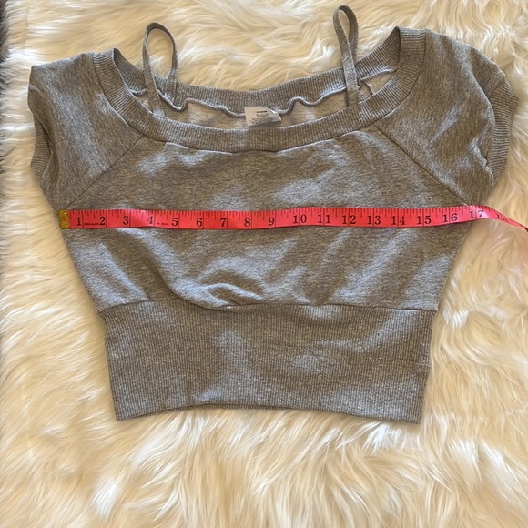 Body Wrappers Dance Wear Grey Cropped Top Size Large - Picture 5 of 6